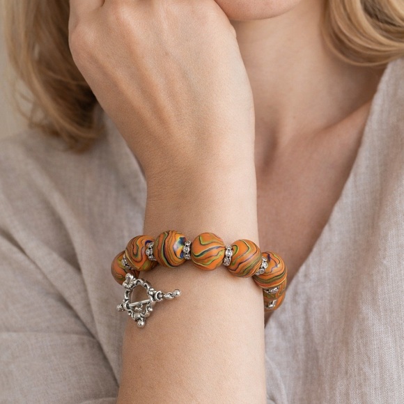 Handmade Marbled Polymer Clay Bead Bracelet - Orange & Green Swirl - Picture 9 of 9